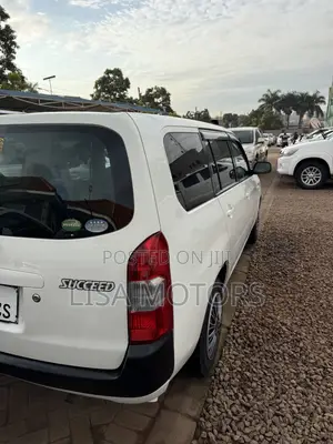 Toyota Probox 1.5 DX 4WD 2016 White