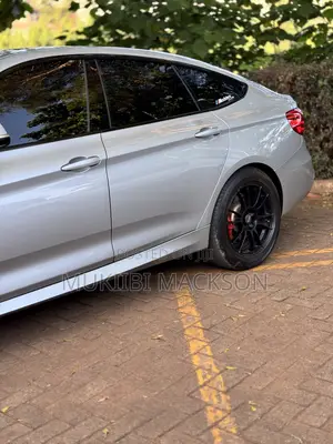 BMW 320i Wagon RWD 2013 Silver