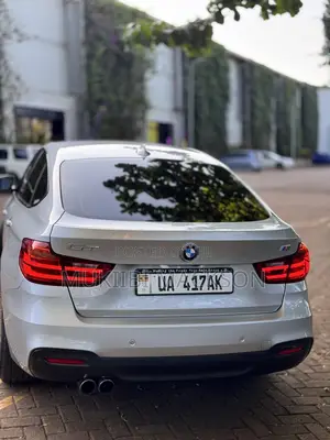 BMW 320i Wagon RWD 2013 Silver
