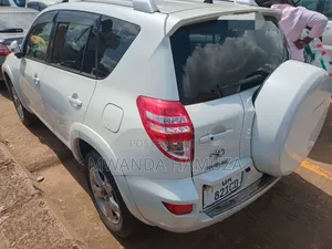 Toyota RAV4 2010 White