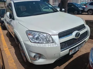 Toyota RAV4 2010 White