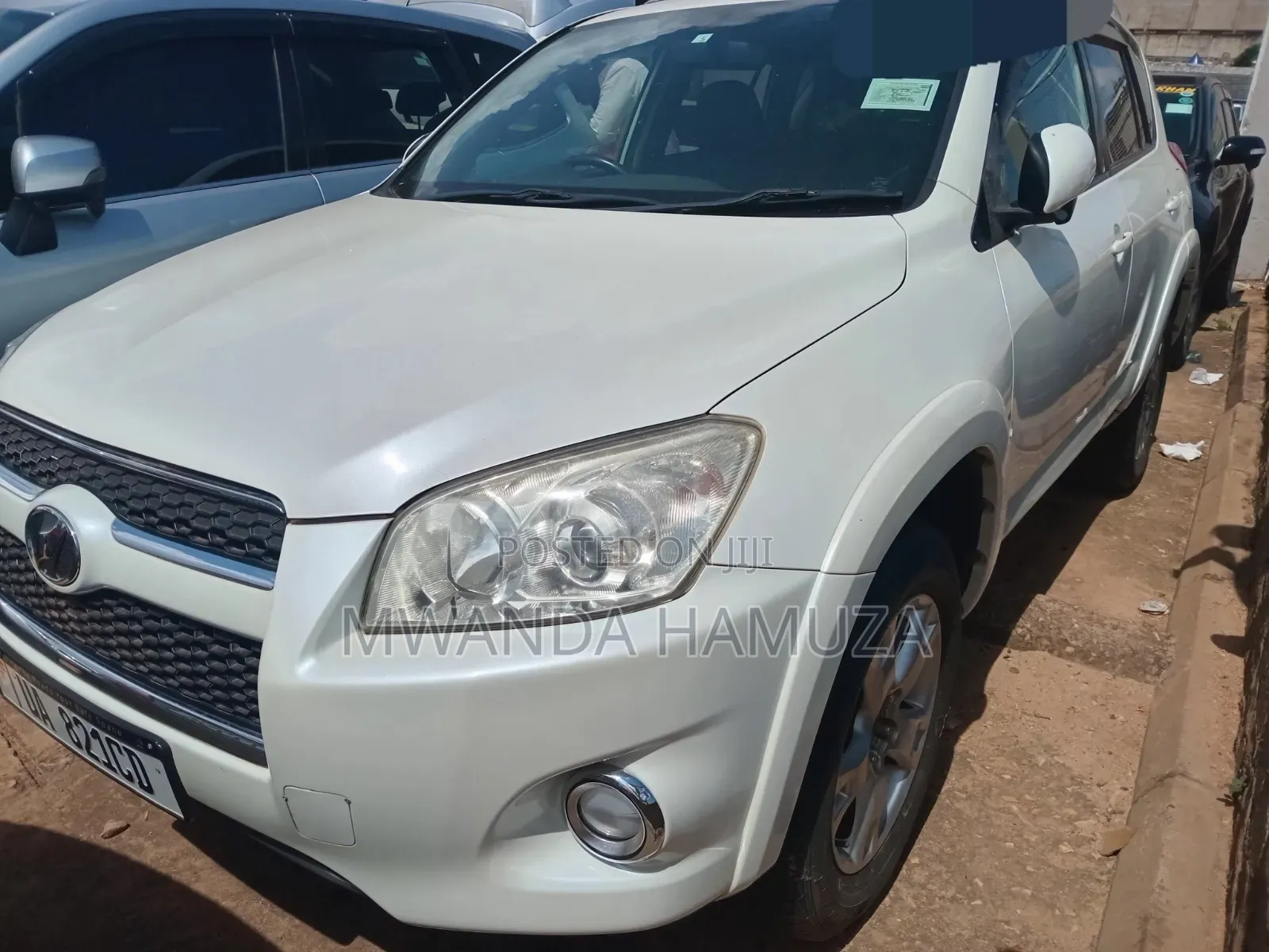 Toyota RAV4 2010 White
