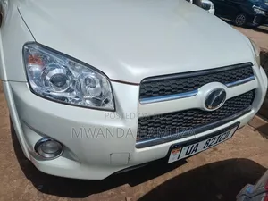 Toyota RAV4 2010 White