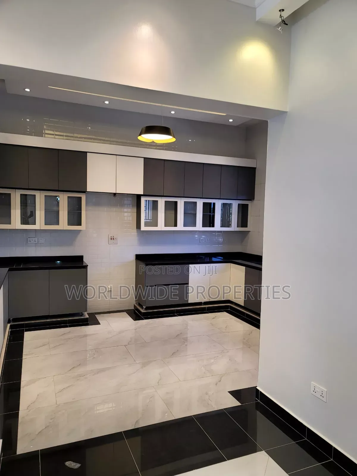 Furnished 4bdrm Townhouse/Terrace in Wakiso / Wakiso for sale