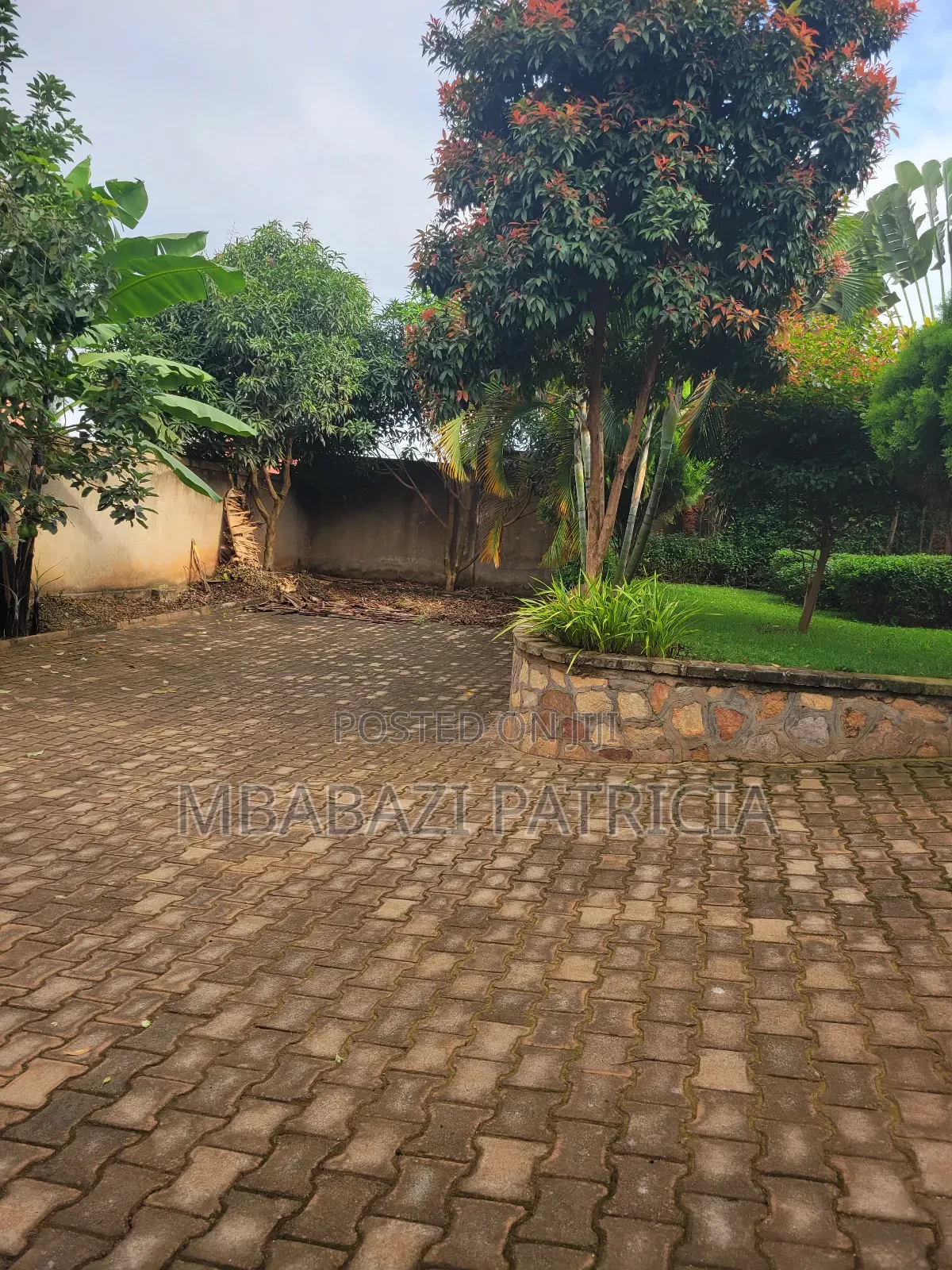 3bdrm House in Lugoba Jinjakaloli, Kawempe for sale
