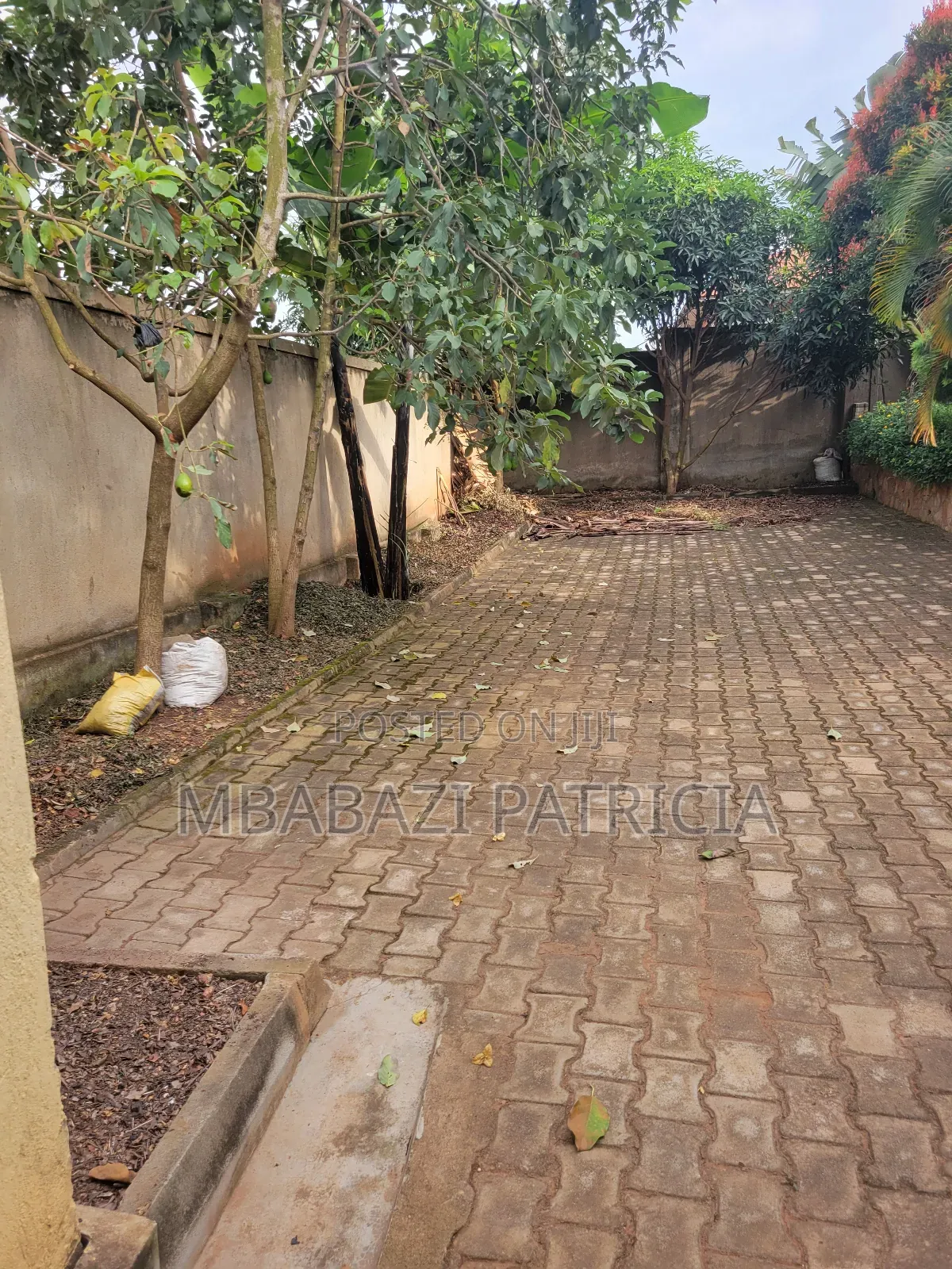 3bdrm House in Lugoba Jinjakaloli, Kawempe for sale