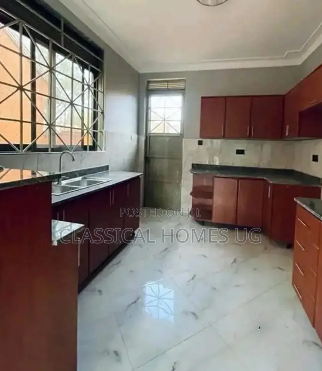 5bdrm Duplex in Kitintale, Central Division for rent