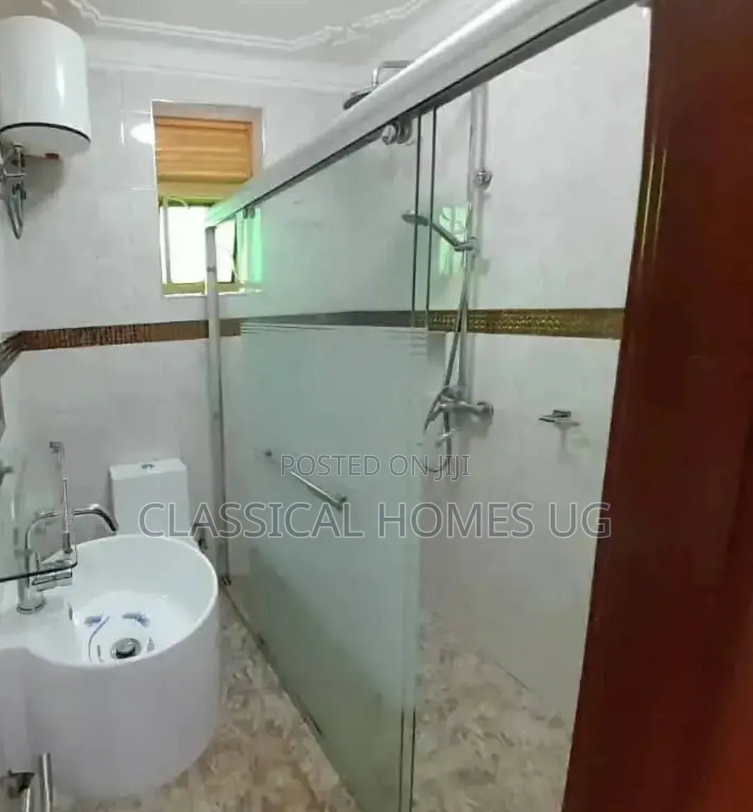 3bdrm Apartment in Lubowa Entebbe Road, Central Division for rent