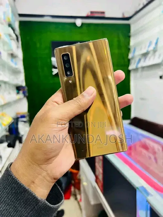 Fujitsu Arrows NX9 F-52A 128 GB Gold
