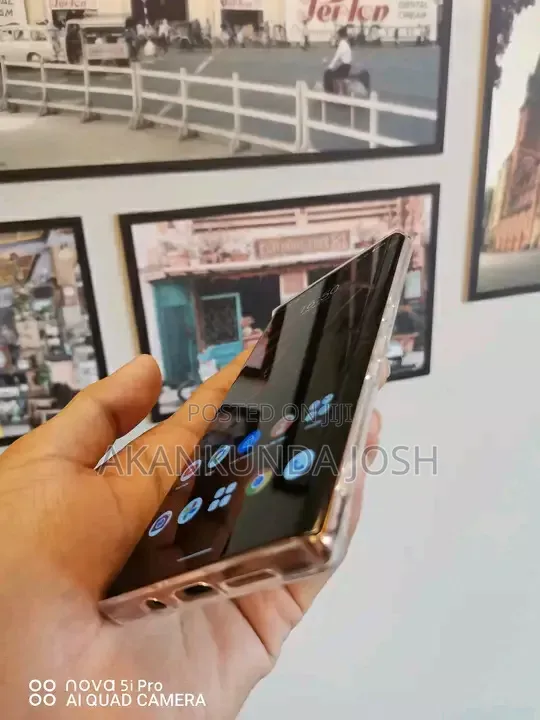 Fujitsu Arrows NX9 F-52A 128 GB Gold