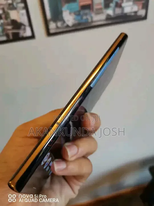 Fujitsu Arrows NX9 F-52A 128 GB Gold