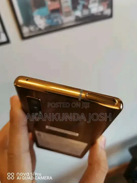 Fujitsu Arrows NX9 F-52A 128 GB Gold