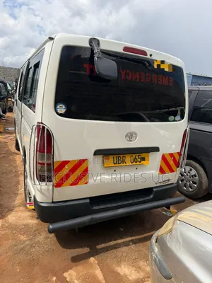 Toyota HiAce 2012 White