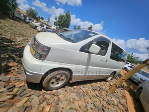 Nissan Elgrand 1999