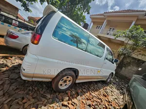 Nissan Elgrand 1999