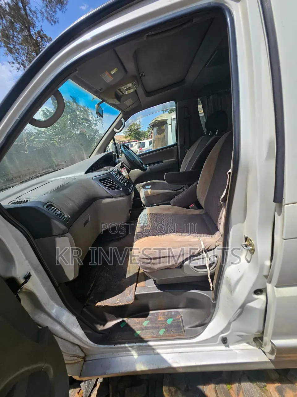 Nissan Elgrand 1999
