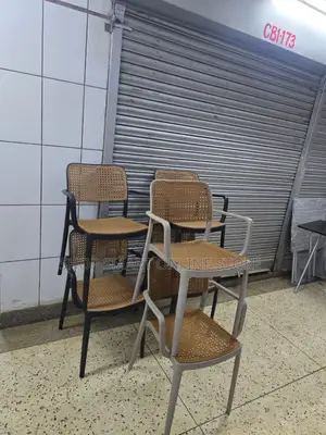 London Frame Plastic Chairs Plastic Chairs