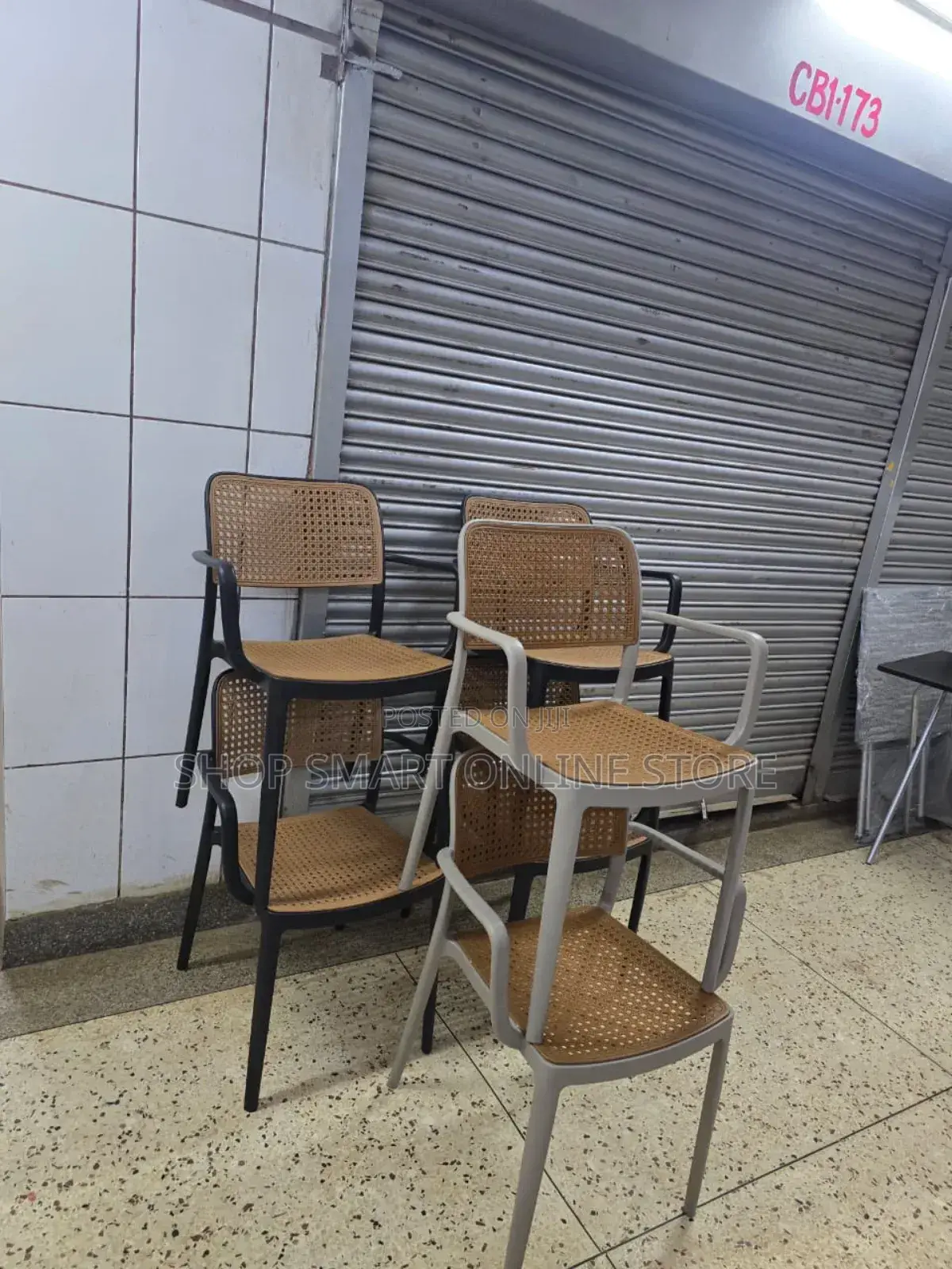 London Frame Plastic Chairs Plastic Chairs