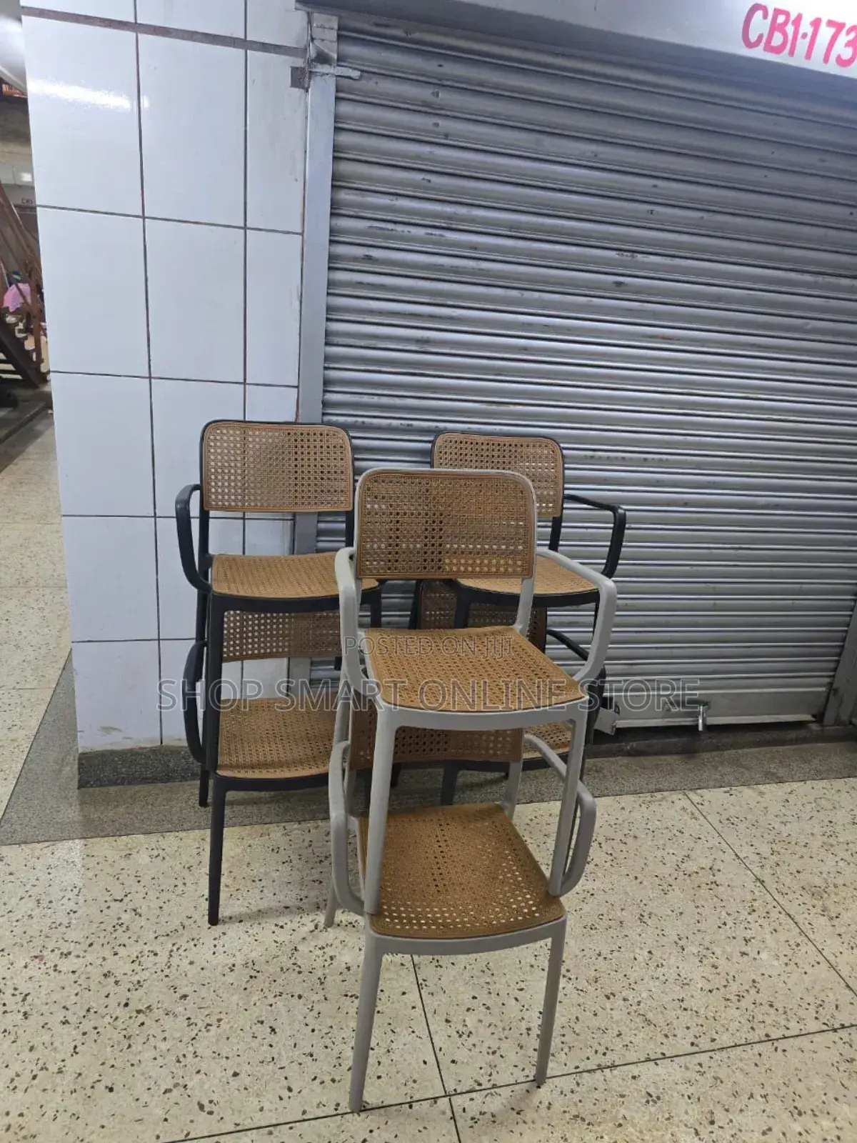 London Frame Plastic Chairs Plastic Chairs