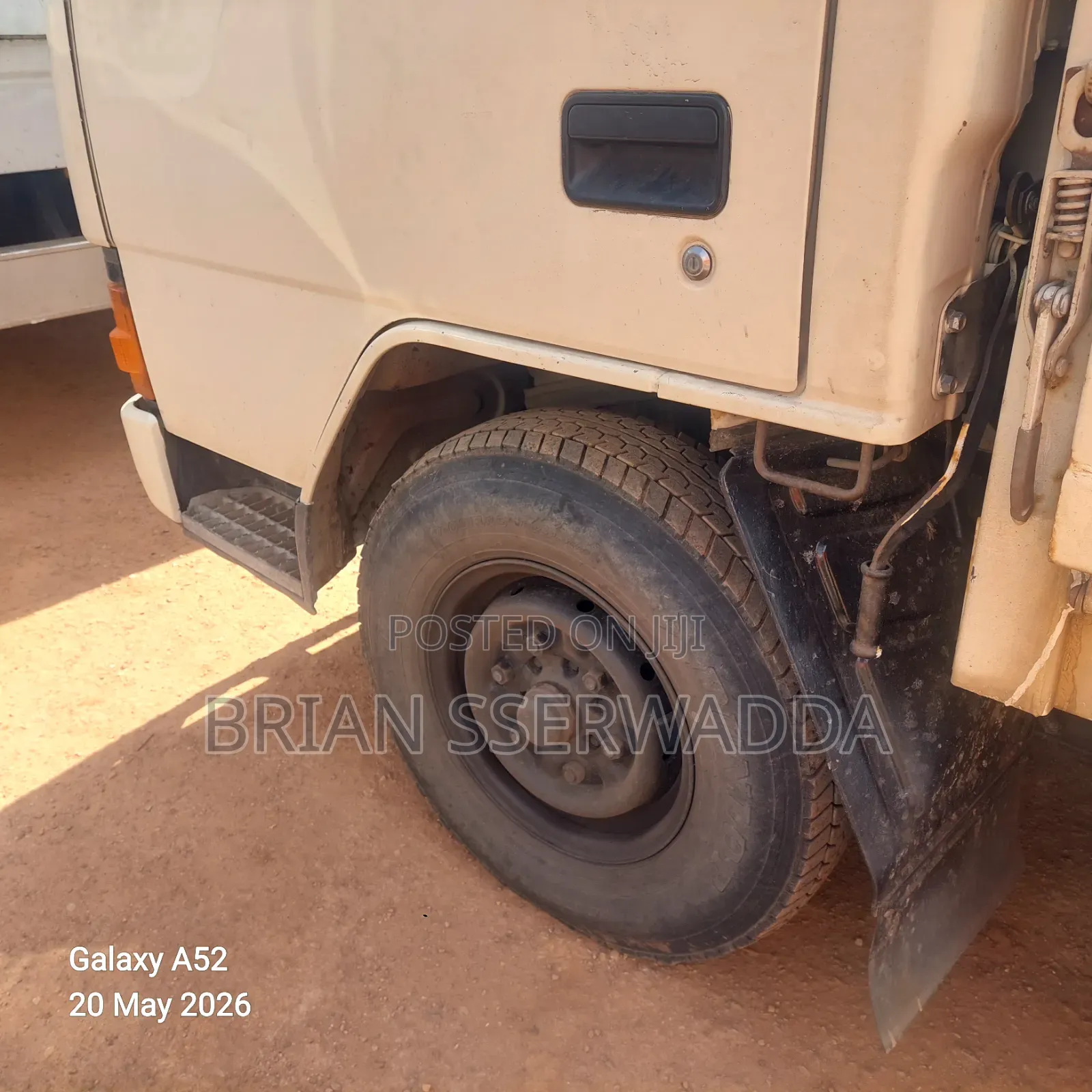 Canter Dump Truck Pearl White 4d32 Engine