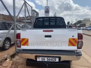 Toyota Hilux 2014 White