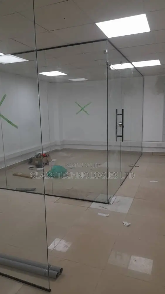 Frameless Partion