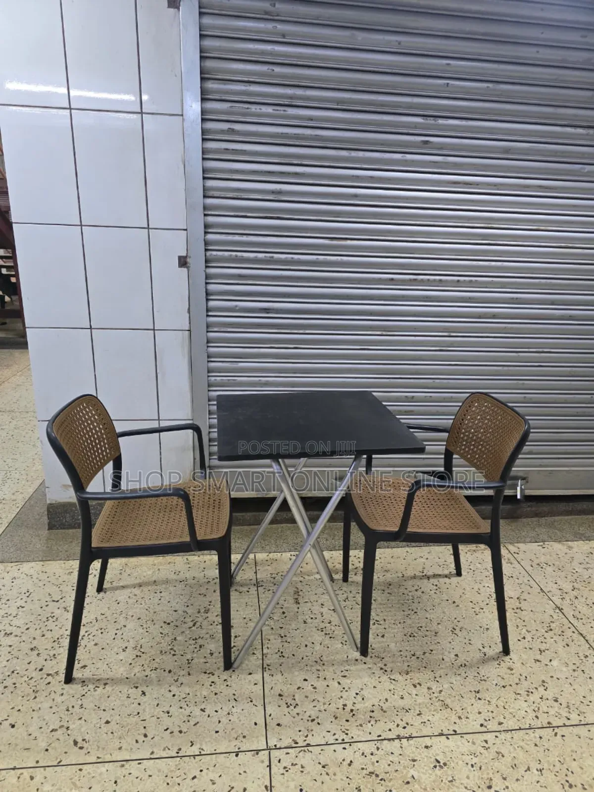 Simpler Dining Plastic Chairs and Table
