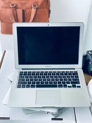 New Laptop Apple MacBook Air 8GB Intel Core i5 SSD 256GB