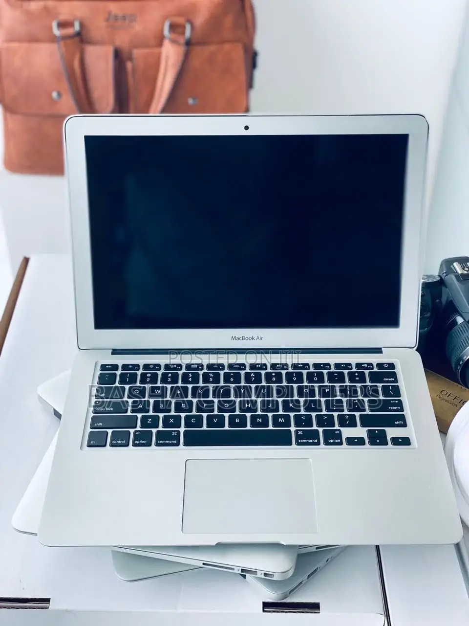 New Laptop Apple MacBook Air 8GB Intel Core i5 SSD 256GB