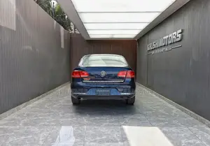Volkswagen Passat 2012 Blue