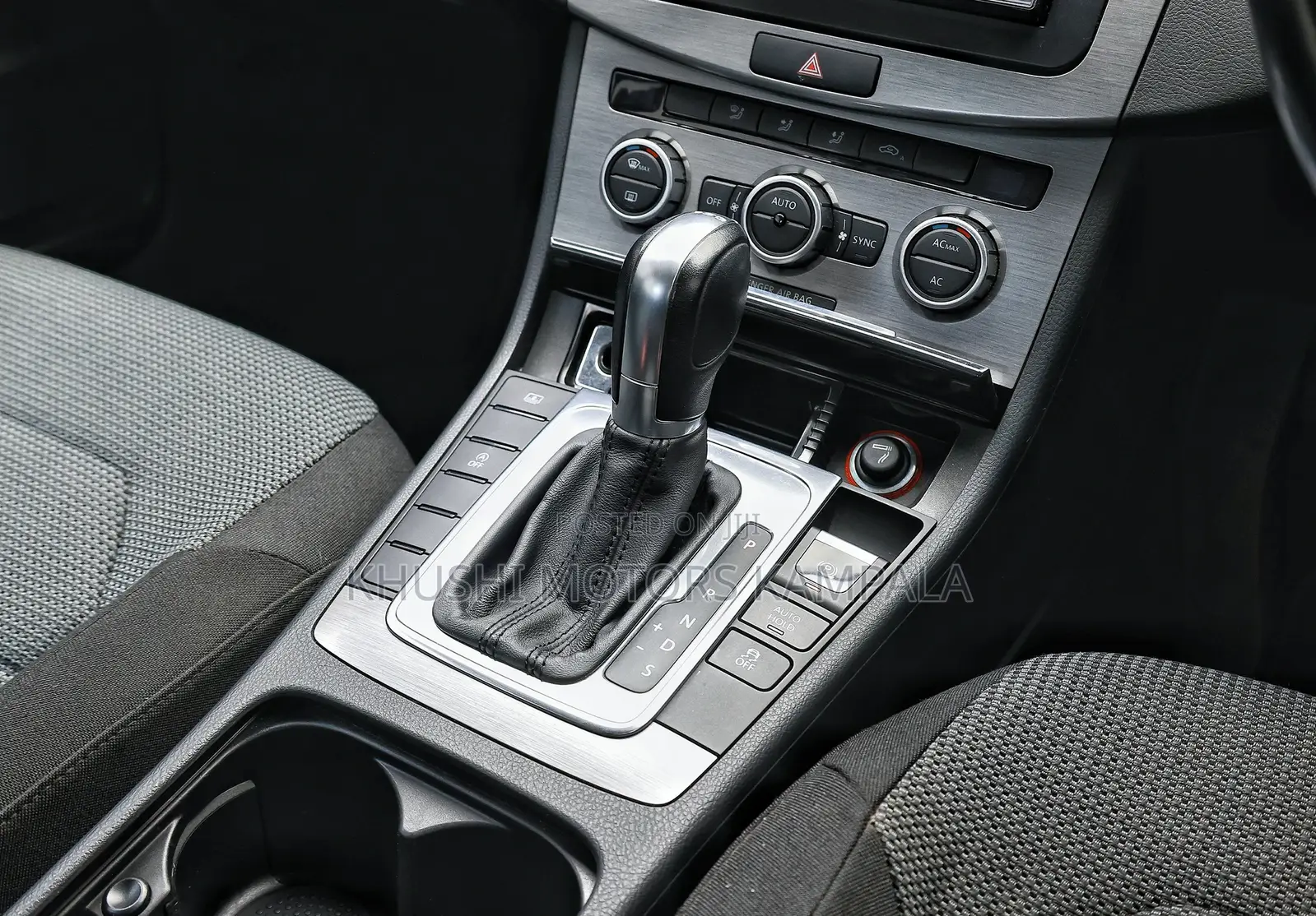 Volkswagen Passat 2012 Blue