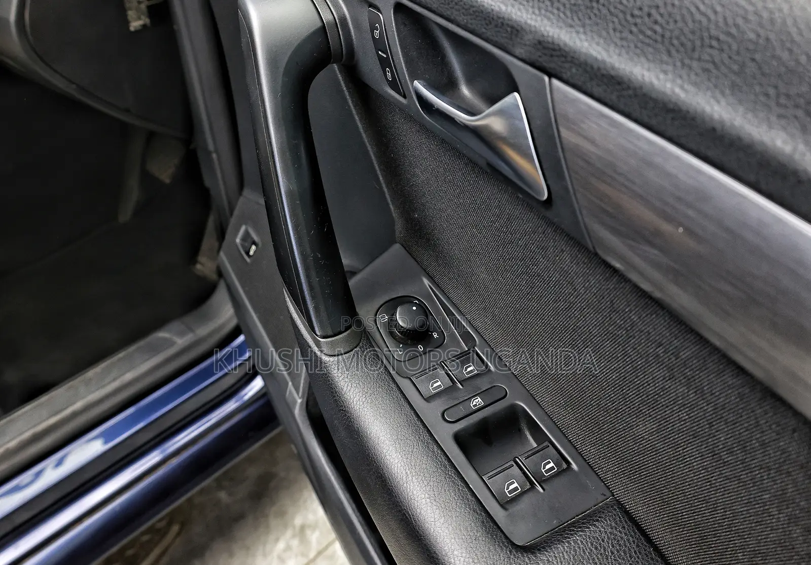 Volkswagen Passat 2012 Blue