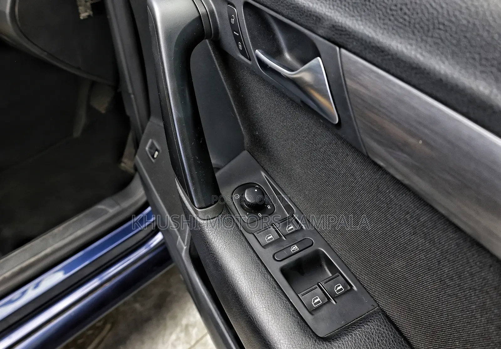 Volkswagen Passat 2012 Blue