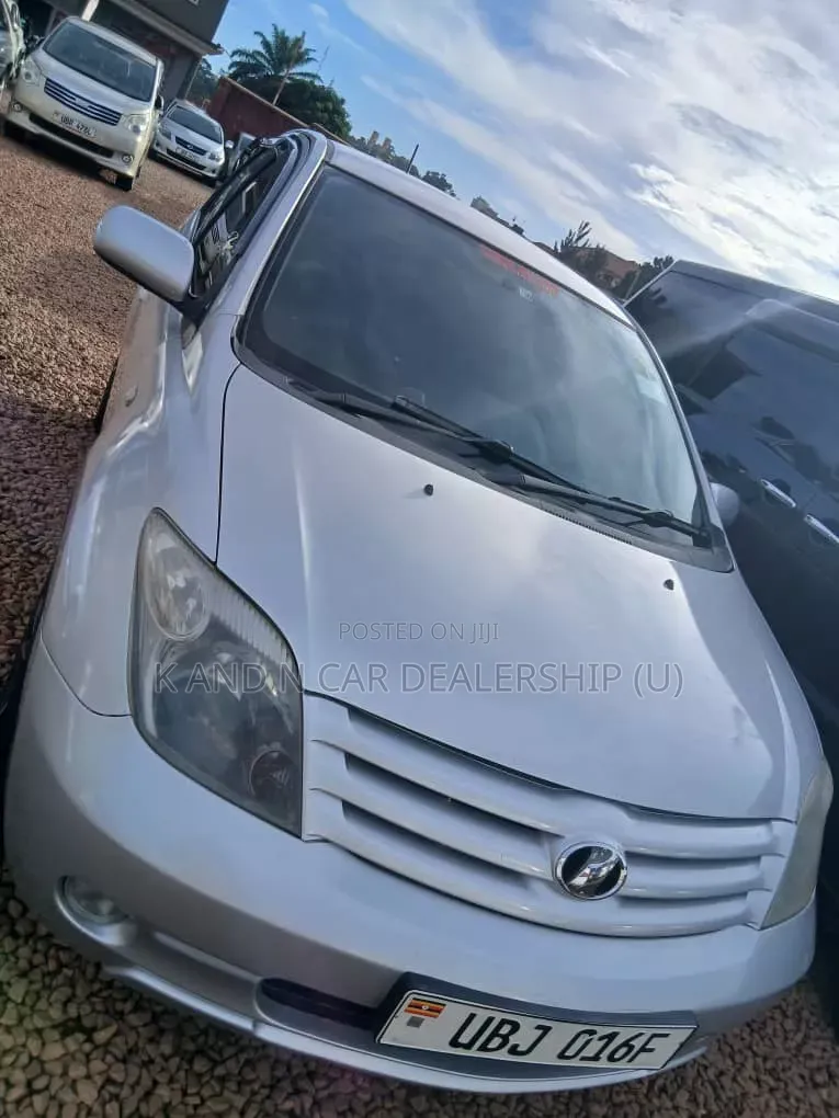 Toyota IST 2006 Silver