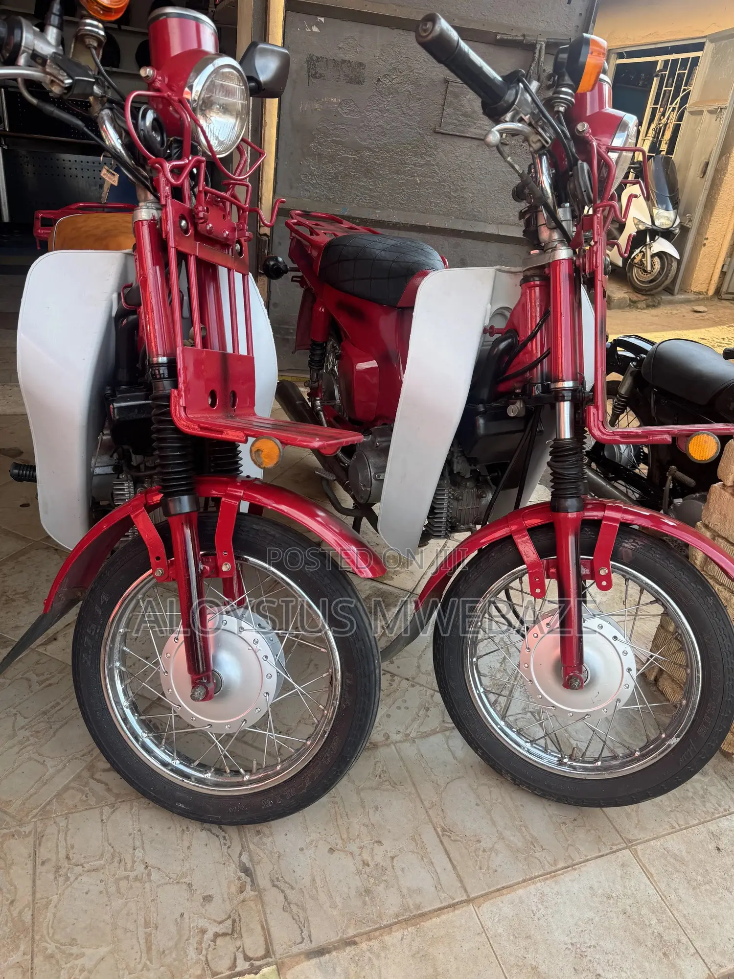 Honda 2000 Red