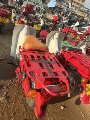 Honda 2000 Red