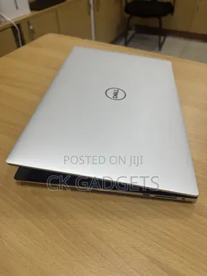 New Laptop Dell XPS 15 9510 16GB Intel Core i7 SSD 512GB