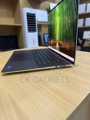 New Laptop Dell XPS 15 9510 16GB Intel Core i7 SSD 512GB