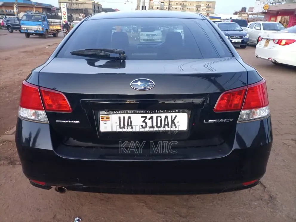 Subaru Legacy 2.5i 2011 Black