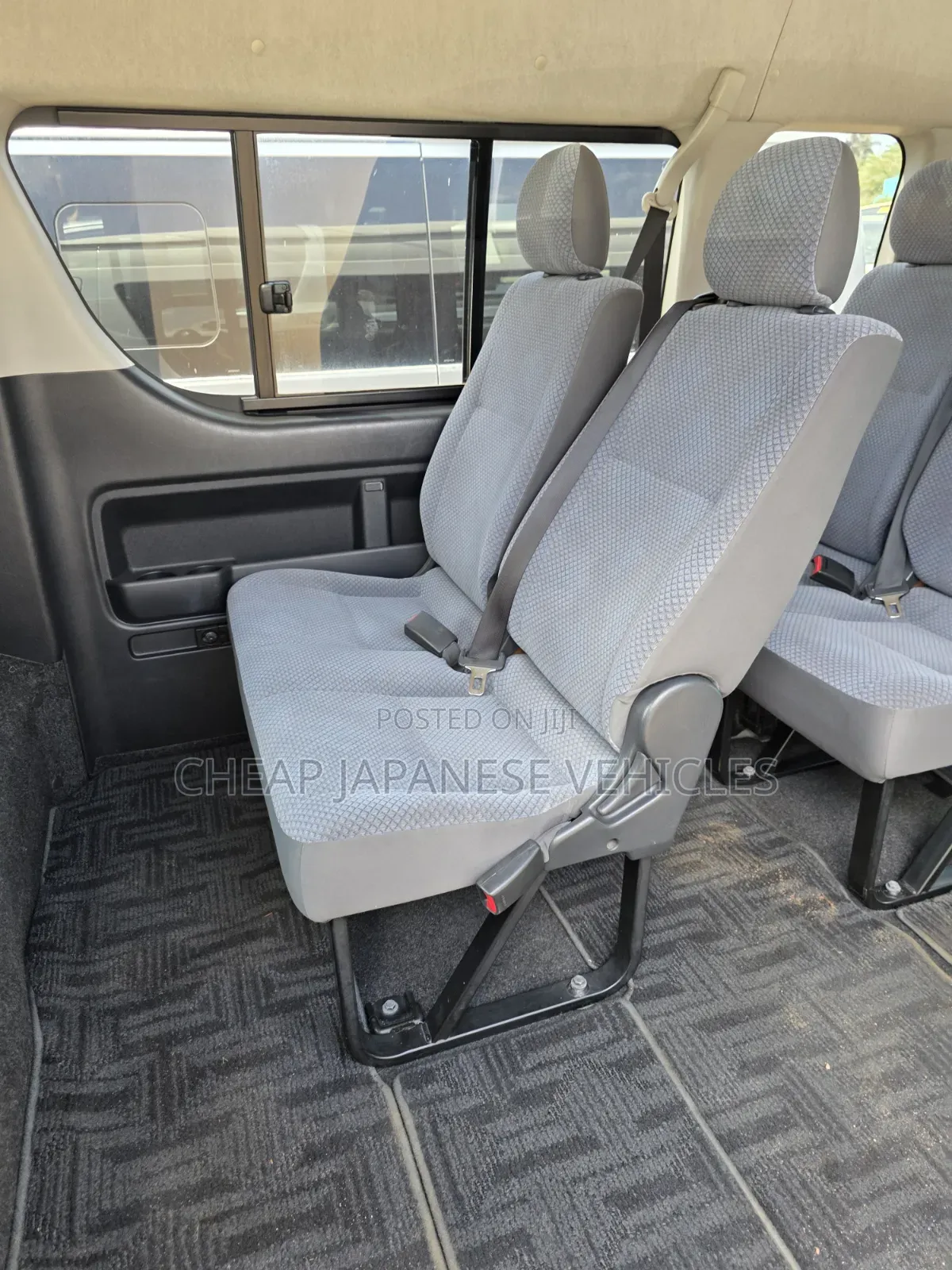 Toyota HiAce 2014 White