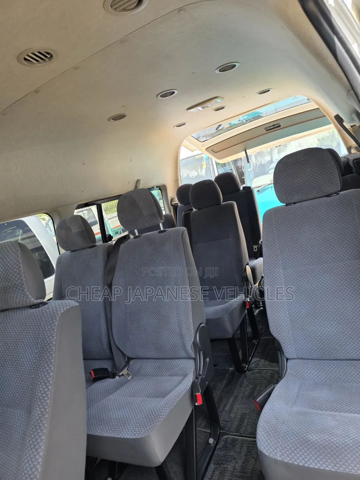 Toyota HiAce 2014 White