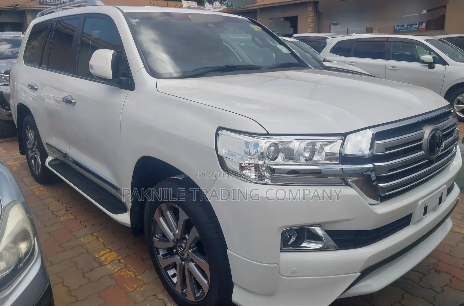 Toyota Land Cruiser 4.6 V8 ZX 2018 White