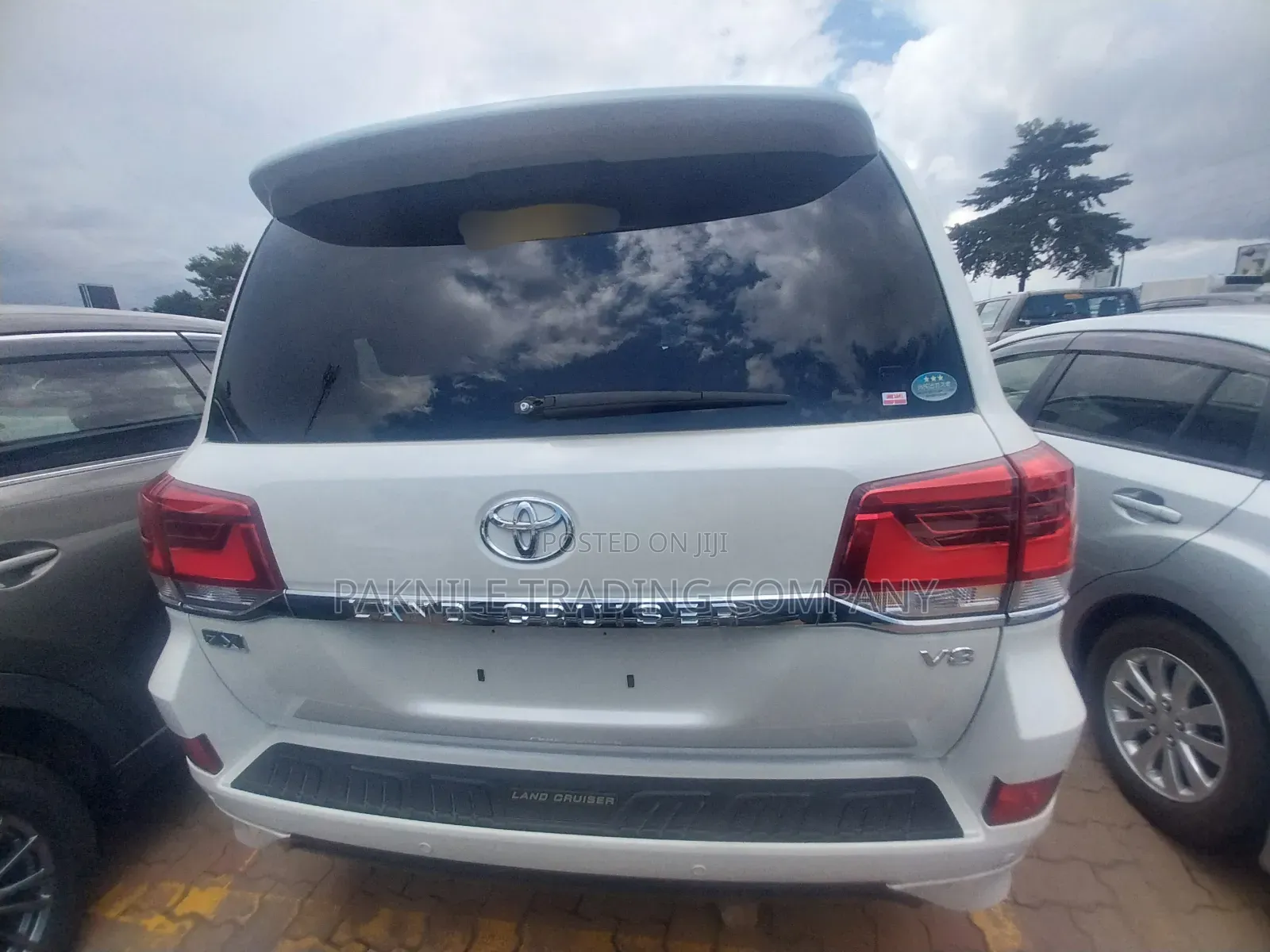 Toyota Land Cruiser 4.6 V8 ZX 2018 White