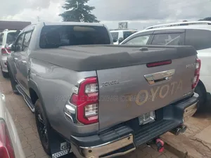 Toyota Hilux Revo Double Cab Deisel 2.4 AWD 2022 Silver