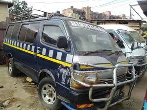 Toyota HiAce 1996 Blue