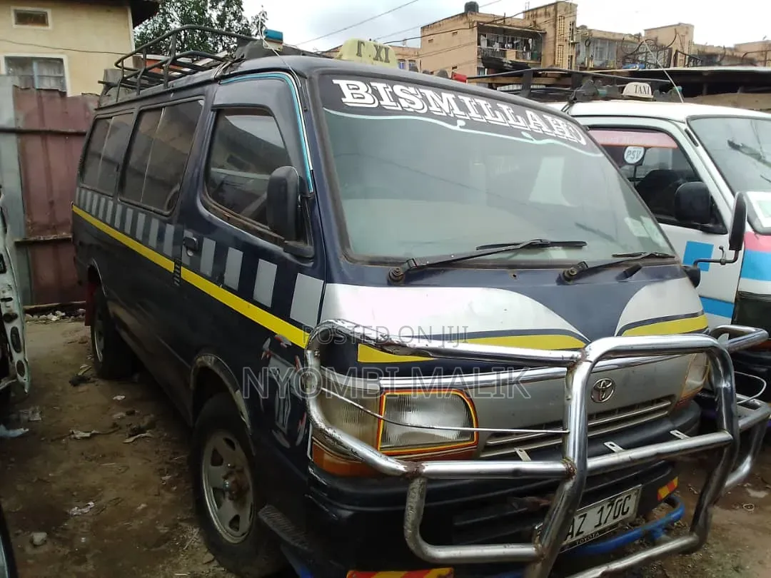 Toyota HiAce 1996 Blue