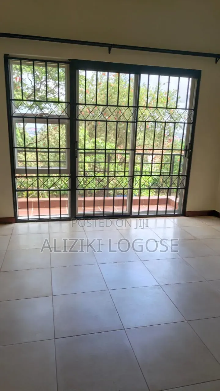 5bdrm Duplex in Lubowa, Central Division for rent