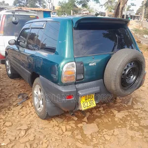 Toyota RAV4 Automatic 2000 Green