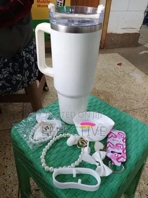 Vacuum Insulated Travel Tumbler With Accessories Kit.