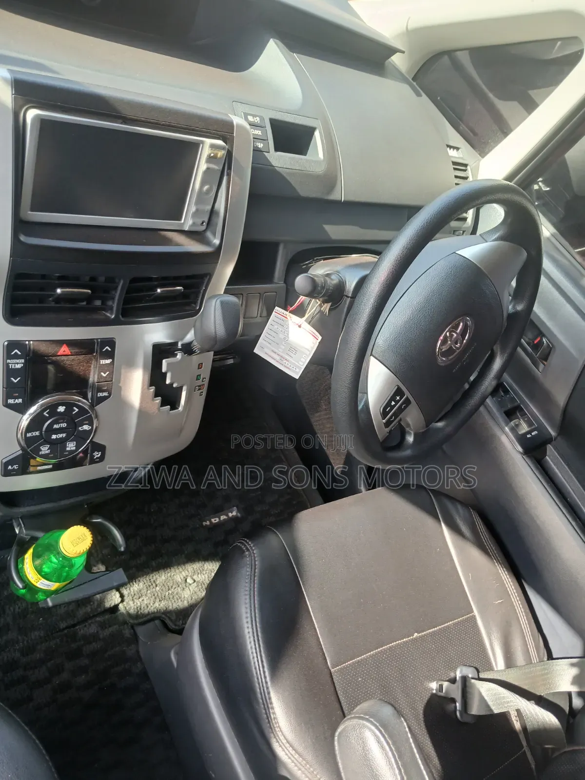 Toyota Noah 2.0 FWD (8 Seater) 2018 Silver